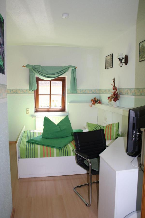 Doppelzimmer-In-Wiesa Thermalbad Wiesenbad Extérieur photo